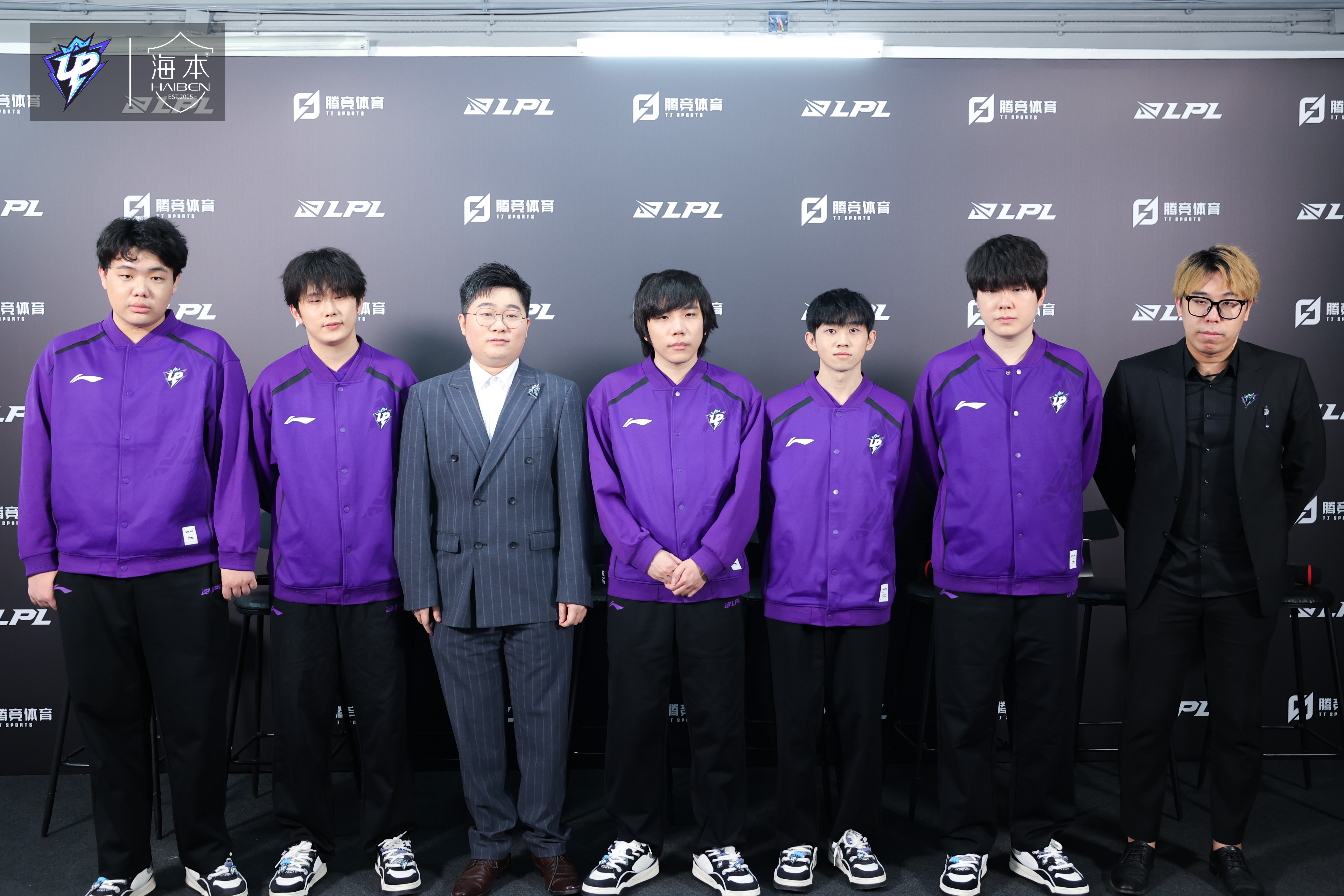  Rookie关键节点挺进下一轮，FPX带队取胜！
