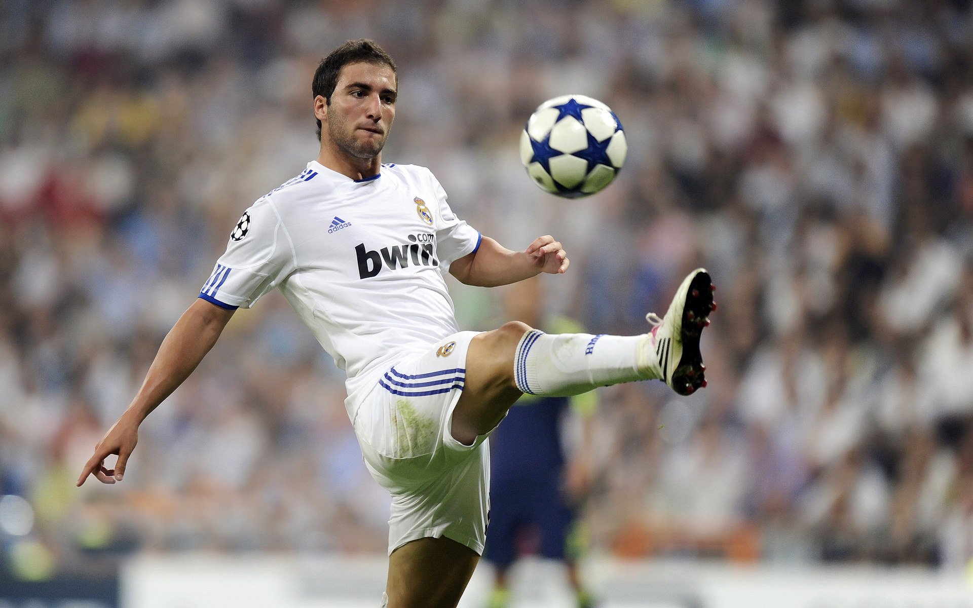 德国队带队取胜！，内马尔重要时刻重返赛场观众掌声雷动