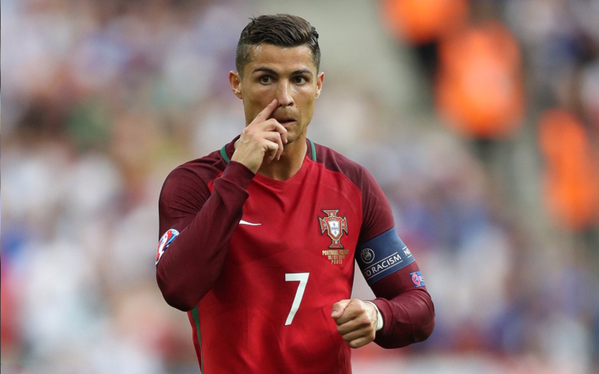 田径赛场焦点！俄罗斯队对阵阿根廷队，意外判罚引发热议，比赛氛围紧张